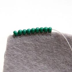 Вышивка бисером. Урок 4. Обработка края изделия бисером 1 способ