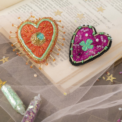 10 ноября – День вышивальщицы